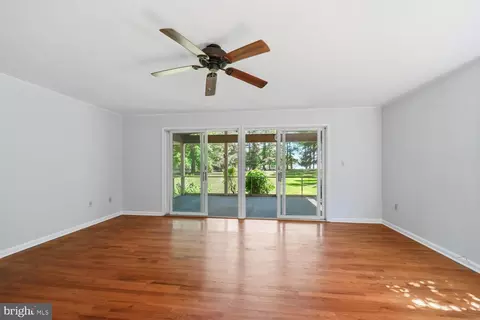 Living - 9251 Mallard Point Ct, Mcdaniel, MD 21647 photo 7 of 8