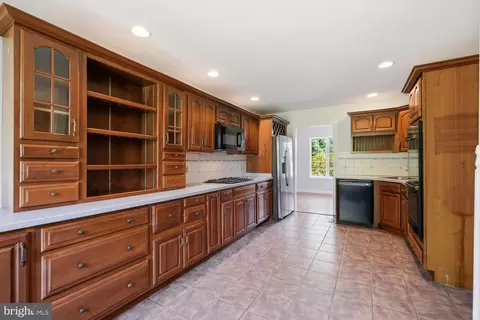 Kitchen - 9251 Mallard Point Ct, Mcdaniel, MD 21647 photo 2 of 5