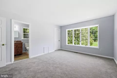 Bedroom - 9251 Mallard Point Ct, Mcdaniel, MD 21647 photo 4 of 5