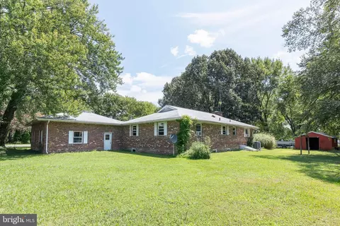Exterior - 25911 River Rd, Newcomb, MD 21653 photo 4 of 10
