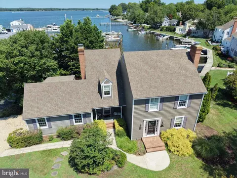 100 Pier St W, Oxford, MD 21654