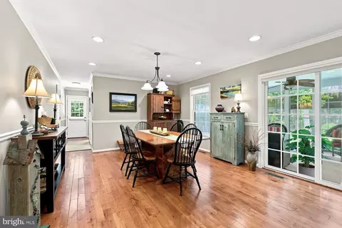 Dining - 6280 Bellevue Rd, Royal Oak, MD 21662 photo 2 of 5