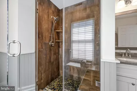 Bath - 6280 Bellevue Rd, Royal Oak, MD 21662 photo 2 of 3