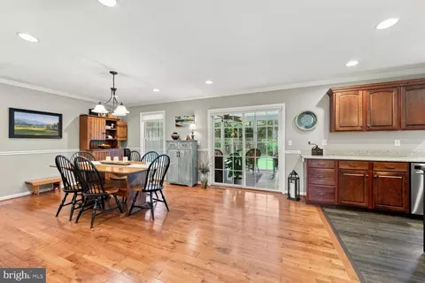 Dining - 6280 Bellevue Rd, Royal Oak, MD 21662 photo 1 of 5