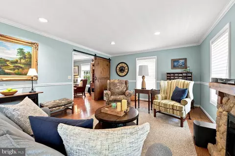 Living - 6280 Bellevue Rd, Royal Oak, MD 21662 photo 2 of 3