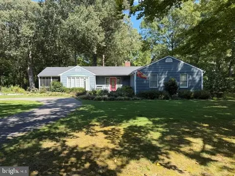 28420 Oaklands Rd, Easton, MD 21601