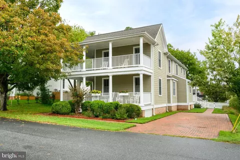 104 Stewart Ave, Oxford, MD 21654