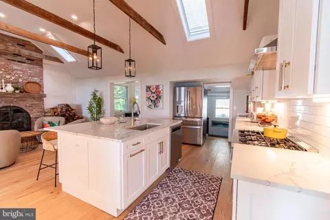 Kitchen - 1002 Wades Farm Ln, Mcdaniel, MD 21647 photo 3 of 5