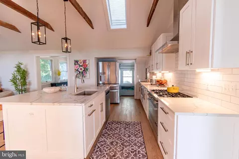 Kitchen - 1002 Wades Farm Ln, Mcdaniel, MD 21647 photo 4 of 5