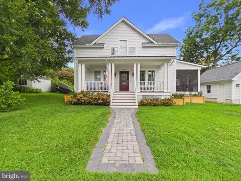 101 Tilghman St, Oxford, MD 21654