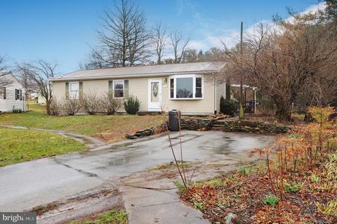 6 E Douglas Ct, Smithsburg, MD 21783 photo 2