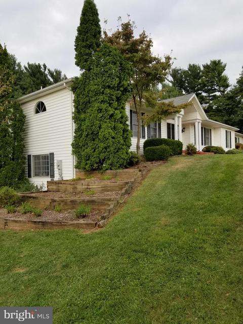 67 E Water St, Smithsburg, MD 21783 photo 5