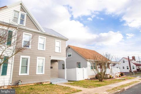 1050 Corbett St, Hagerstown, MD 21740 photo 2