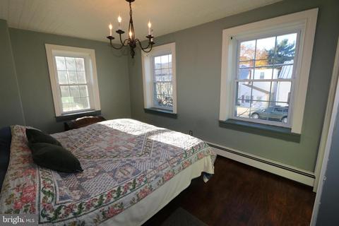 24 E Water St, Smithsburg, MD 21783 photo 9