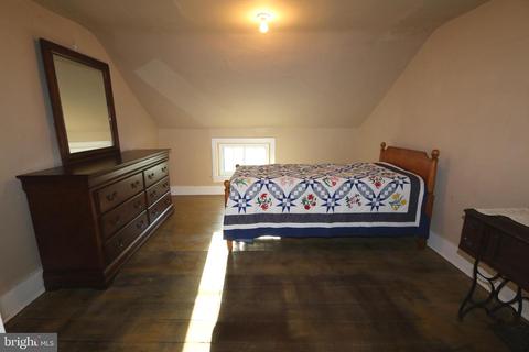 24 E Water St, Smithsburg, MD 21783 photo 14