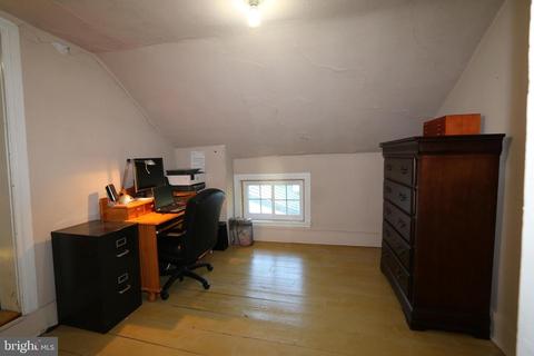 24 E Water St, Smithsburg, MD 21783 photo 13