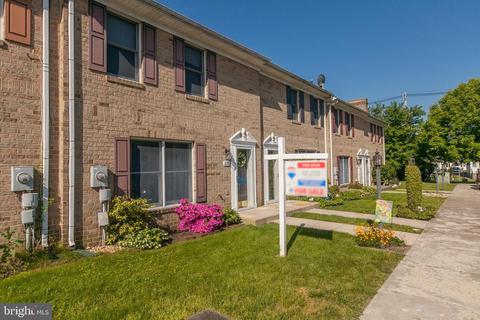357 E Ridge Dr, Hagerstown, MD 21740 photo 2