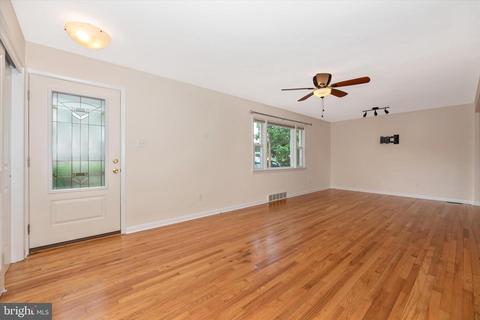 21930 Holiday Dr, Smithsburg, MD 21783 photo 4
