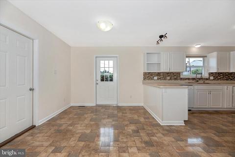21930 Holiday Dr, Smithsburg, MD 21783 photo 9