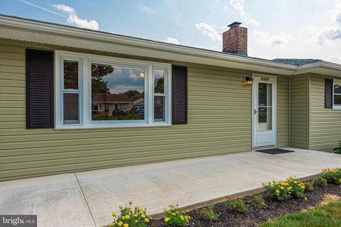 21930 Holiday Dr, Smithsburg, MD 21783 photo 2