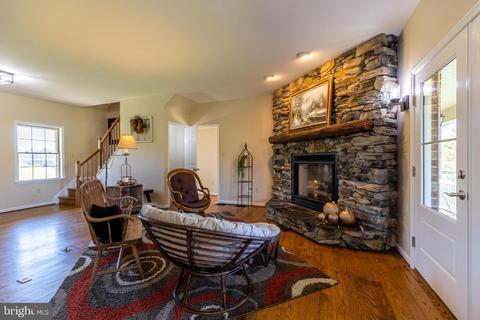 11710 Big Spring Rd, Clear Spring, MD 21722 photo 2