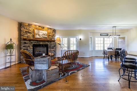 11710 Big Spring Rd, Clear Spring, MD 21722 photo 3