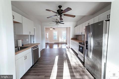 30 32 34 S Main St, Smithsburg, MD 21783 photo 11