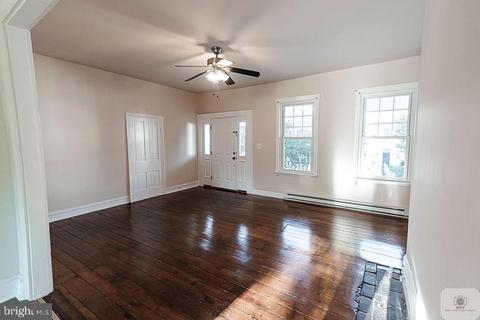 30 32 34 S Main St, Smithsburg, MD 21783 photo 18
