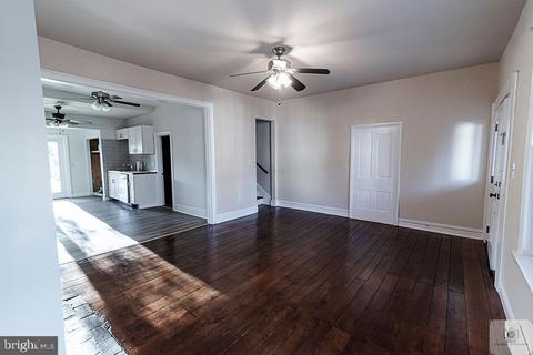 30 32 34 S Main St, Smithsburg, MD 21783 photo 10