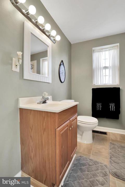 25442 Warren Ave, Cascade, MD 21719 photo 19