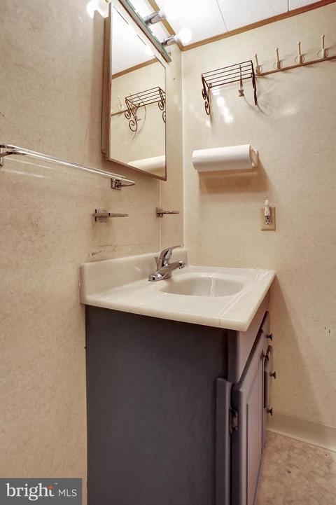 14014 Hollow Rd, Hancock, MD 21750 photo 33