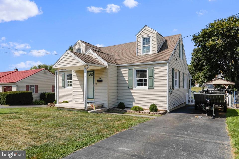  17 E Sunset Ave, Williamsport, MD 21795 photo 3