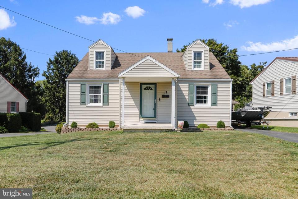 17 E Sunset Ave, Williamsport, MD 21795 photo 1