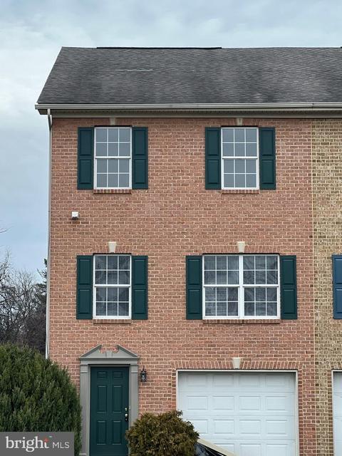 17303 Evergreen Dr, Hagerstown, MD 21740
