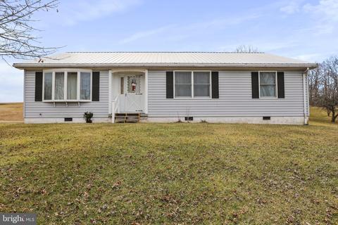 11756 Walnut Point Rd, Hagerstown, MD 21740