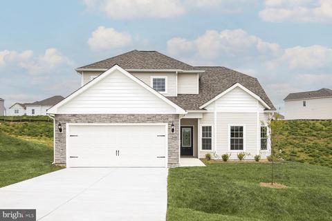 9901 Roulette Dr, Hagerstown, MD 21740