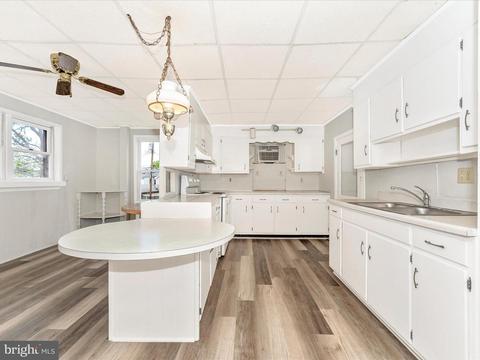 706 W Franklin St, Hagerstown, MD 21740