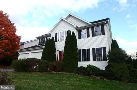 10705 Hershey Dr, Williamsport, MD 21795