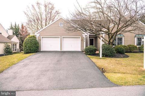 18918 Dover Dr, Hagerstown, MD 21742
