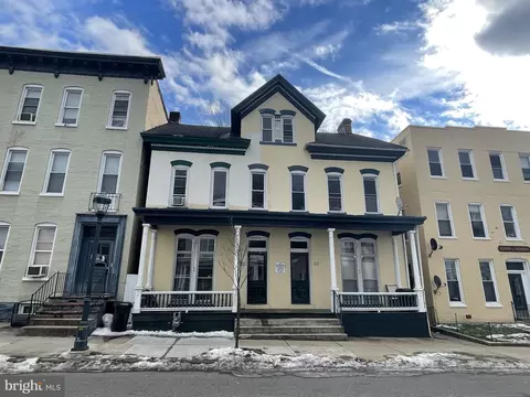 220-222 Summit Ave, Hagerstown, MD 21740