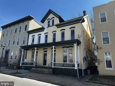 220 Summit Ave, Hagerstown, MD 21740