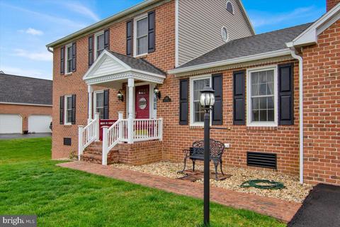 13617 Daisy Cir, Hagerstown, MD 21740