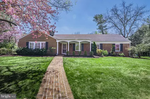 13035 Gordon Cir, Hagerstown, MD 21742
