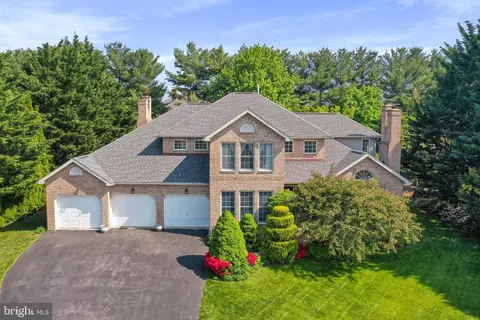 20415 Chuck Ln, Hagerstown, MD 21742