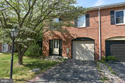 17924 Clubhouse Dr, Hagerstown, MD 21740