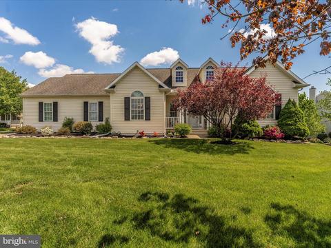 8 Rockingham Dr, Keedysville, MD 21756