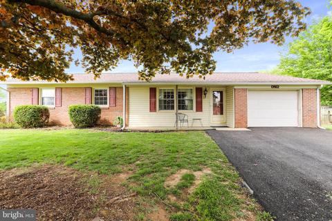 13922 N Meadow Rd, Hagerstown, MD 21742