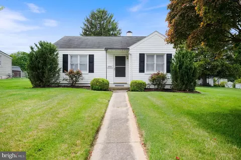 1111 Sunnyside Dr, Hagerstown, MD 21742