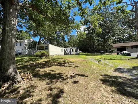 9811 Crystal Falls Dr, Hagerstown, MD 21740
