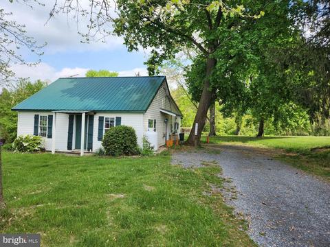16456 Fairview Rd, Hagerstown, MD 21740